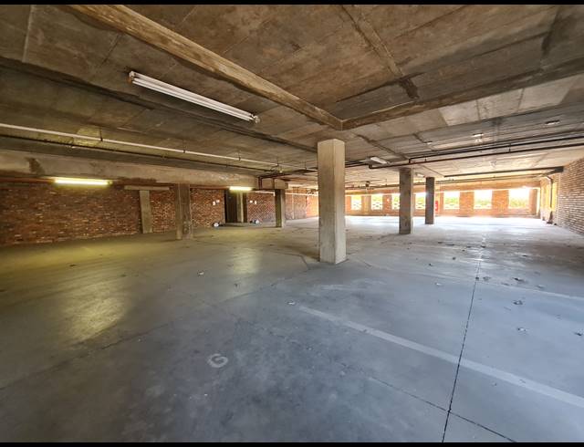 4,740M² OFFICE TO LET IN MEADOWDALE